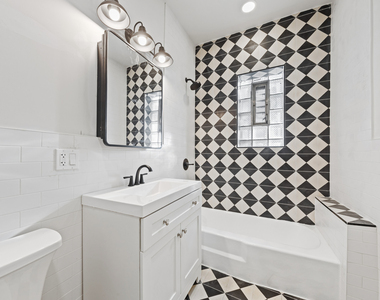 3122 W Fullerton Street - Photo Thumbnail 11