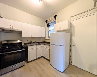 1067 W Argyle Street - Photo Thumbnail 9
