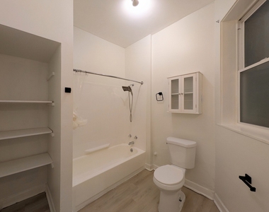 1067 W Argyle Street - Photo Thumbnail 7