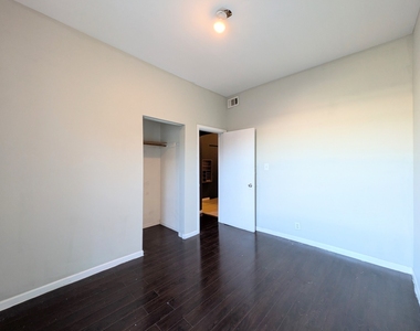1067 W Argyle Street - Photo Thumbnail 11