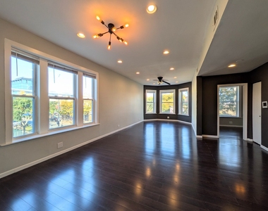 1067 W Argyle Street - Photo Thumbnail 1