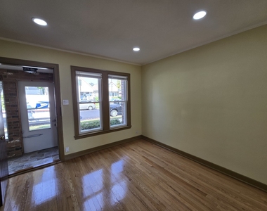 5157 W Ainslie Street - Photo Thumbnail 5
