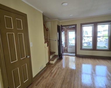 5157 W Ainslie Street - Photo Thumbnail 2