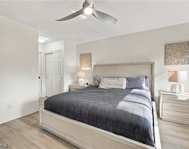 110 Bennington Drive - Photo Thumbnail 13