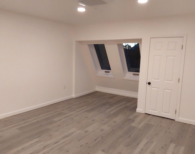 1578 Dover - Photo Thumbnail 11