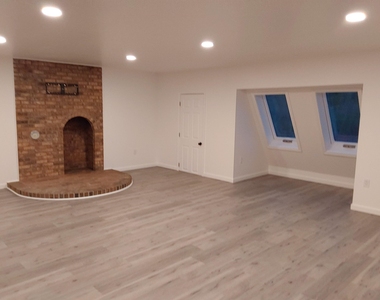 1578 Dover - Photo Thumbnail 8