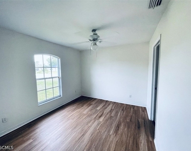 5557 Benton Street - Photo Thumbnail 9