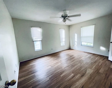 5557 Benton Street - Photo Thumbnail 3