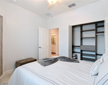 18814 Copperhead Court N - Photo Thumbnail 36