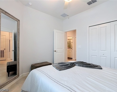 18814 Copperhead Court N - Photo Thumbnail 35
