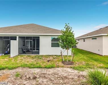 18814 Copperhead Court N - Photo Thumbnail 45