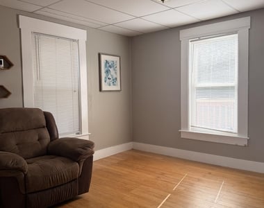 439 Laurel - Photo Thumbnail 6