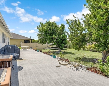 3518 Sw 8th Court - Photo Thumbnail 20