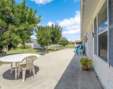 3518 Sw 8th Court - Photo Thumbnail 17
