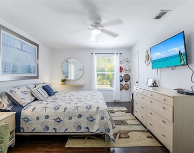 3518 Sw 8th Court - Photo Thumbnail 12