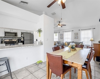 3518 Sw 8th Court - Photo Thumbnail 10