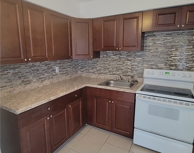 707 Joel Boulevard - Photo Thumbnail 2