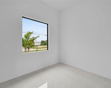 2234 Nw 6th Terrace - Photo Thumbnail 31