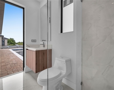2234 Nw 6th Terrace - Photo Thumbnail 17