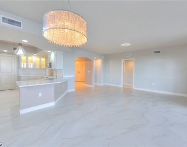 2090 W First Street - Photo Thumbnail 8