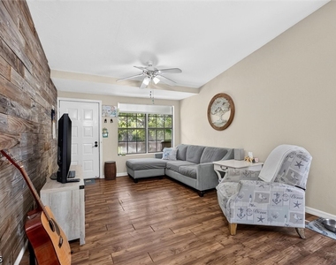 2531 Estey Avenue - Photo Thumbnail 10
