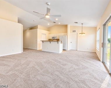 1803 Nw 21st Street - Photo Thumbnail 4
