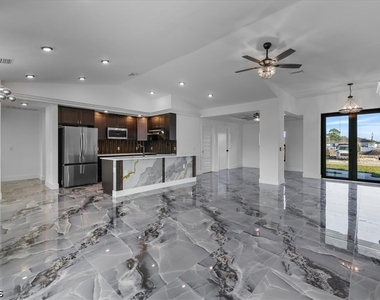 2900 3rd Street Sw - Photo Thumbnail 3