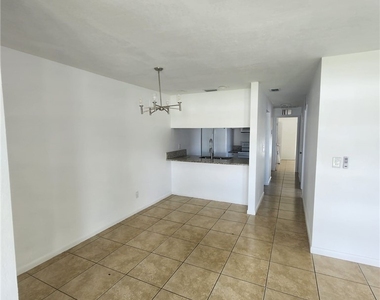 903 Se 23rd Place - Photo Thumbnail 1