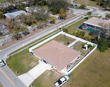 903 Se 23rd Place - Photo Thumbnail 17