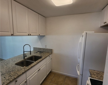 903 Se 23rd Place - Photo Thumbnail 4
