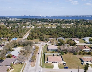 903 Se 23rd Place - Photo Thumbnail 15