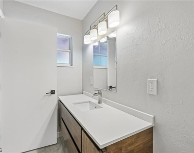 51 Lagoon Drive - Photo Thumbnail 23