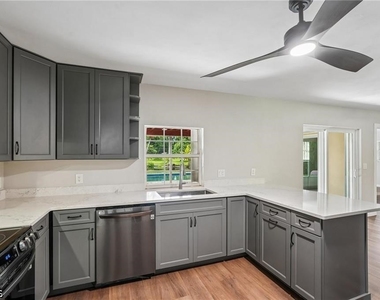 51 Lagoon Drive - Photo Thumbnail 10