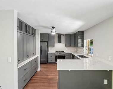 51 Lagoon Drive - Photo Thumbnail 7