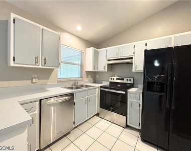 133 Ne 23rd Avenue - Photo Thumbnail 5