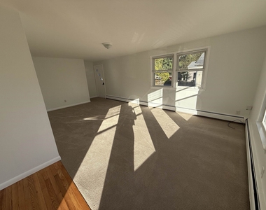 153 Rumford - Photo Thumbnail 5