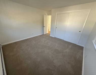 153 Rumford - Photo Thumbnail 14