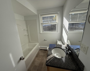 153 Rumford - Photo Thumbnail 8