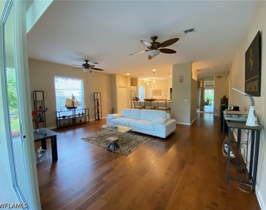 527 Crossfield Circle - Photo Thumbnail 8