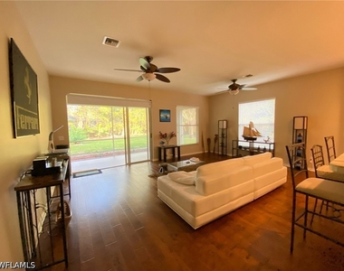 527 Crossfield Circle - Photo Thumbnail 10