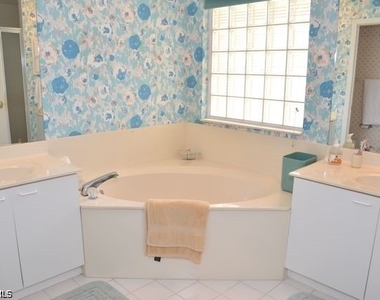 7040 Pelican Bay Boulevard - Photo Thumbnail 10