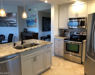 7040 Pelican Bay Boulevard - Photo Thumbnail 5