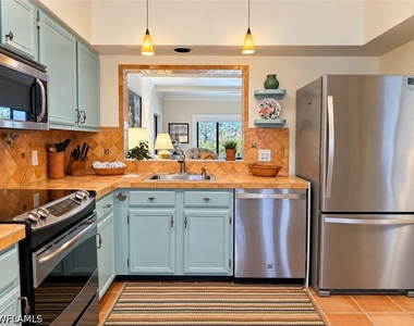 4021 Whiskey Pointe Lane - Photo Thumbnail 7