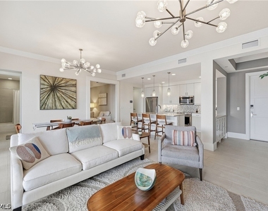 1035 3rd Avenue S - Photo Thumbnail 5