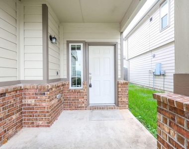 18643 Cooper Ravine Way - Photo Thumbnail 2