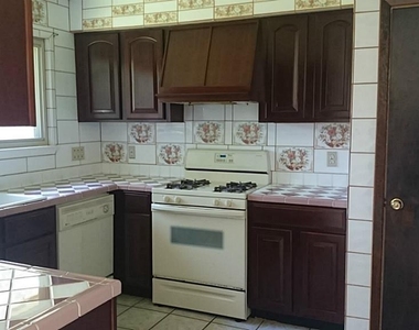 7830 Tejas Street - Photo Thumbnail 3