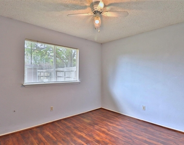 2706 S Brompton Drive - Photo Thumbnail 23