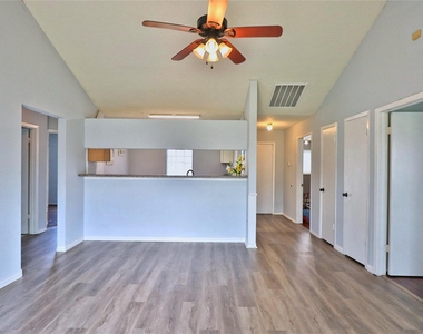 2706 S Brompton Drive - Photo Thumbnail 7