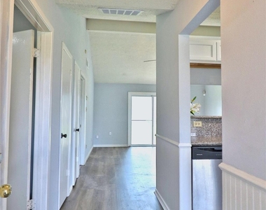 2706 S Brompton Drive - Photo Thumbnail 6