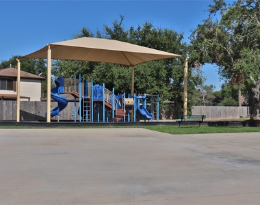 2706 S Brompton Drive - Photo Thumbnail 31
